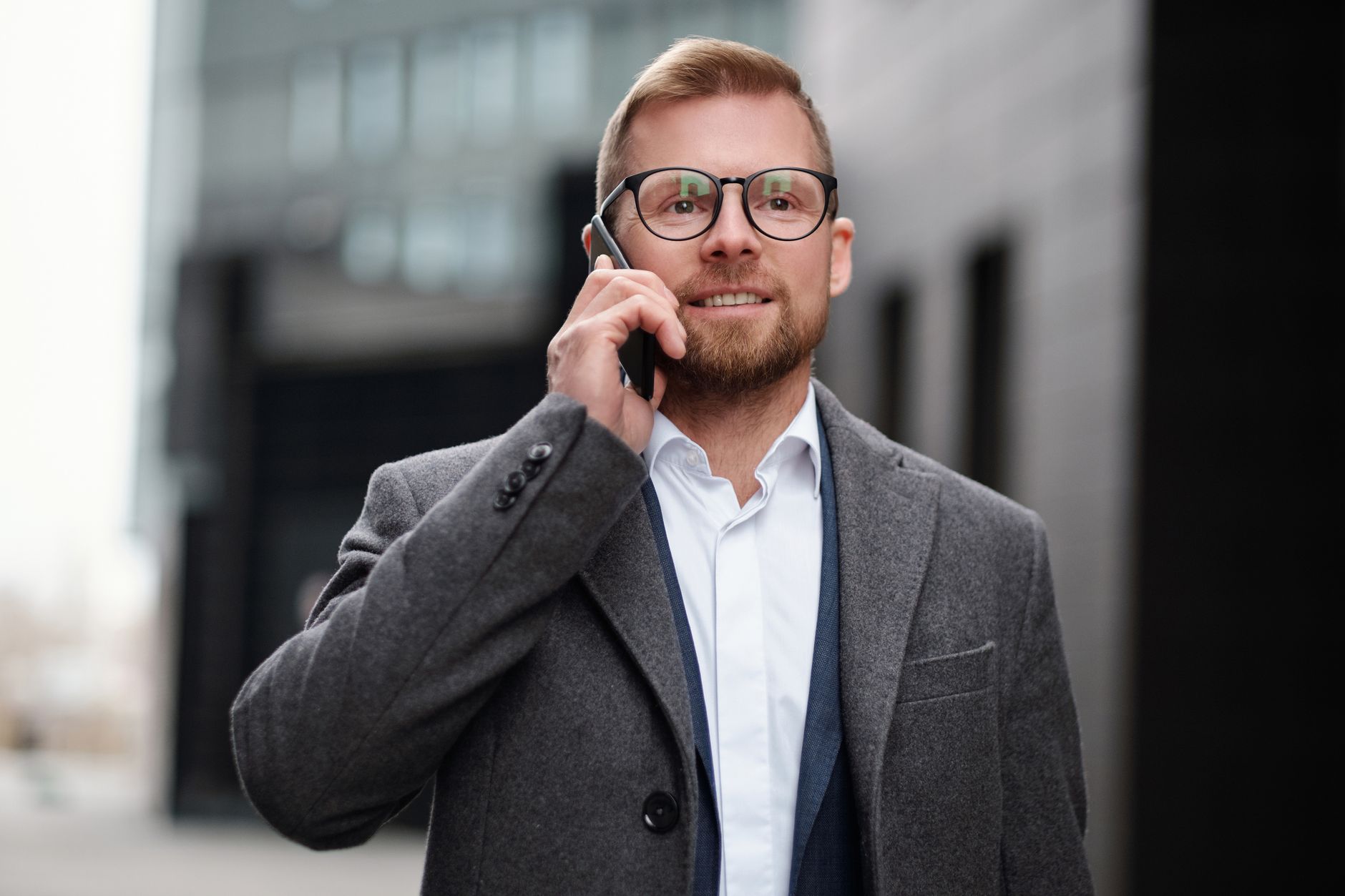 Cold Calling in Freight Sales: What Still Works and What Does Not